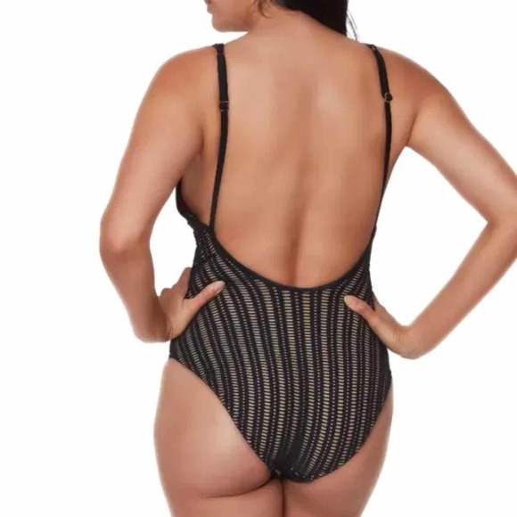 Bar III Plunging  Crochet One-Piece Swimsuit Black Size Large - Picture 5 of 9